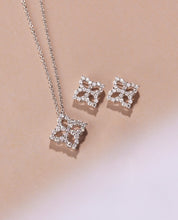 Load image into Gallery viewer, Diamond Flower Pendant

