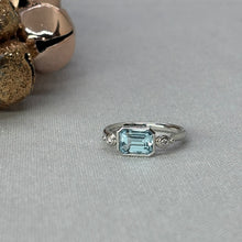Load image into Gallery viewer, Blue Topaz Ring
