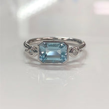 Load image into Gallery viewer, Blue Topaz Ring
