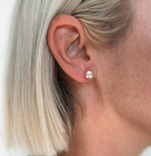 Load image into Gallery viewer, Button Shaped Pink Pearl Earrings (Sterling Silver)
